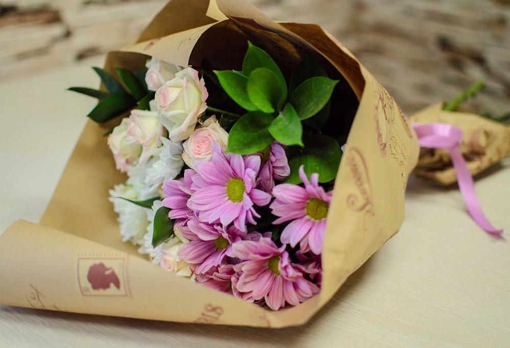 Букет цветов из: Розы и Хризантемы в Янкуле