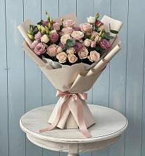 Букет цветов из:  Розы и Лизиантусы в Янкуле