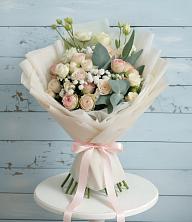 Букет цветов из:  Розы и Лизиантусы в Янкуле