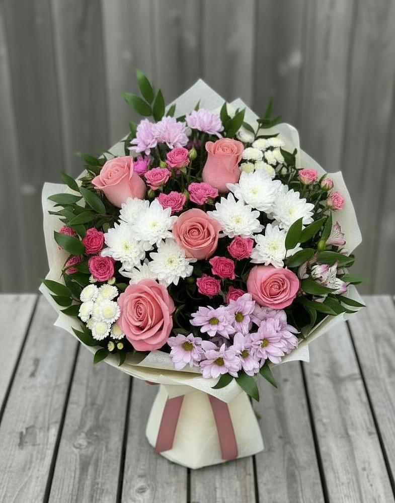 Букет цветов из: Альстромерии, Гвоздики, Розы и Хризантемы в Янкуле