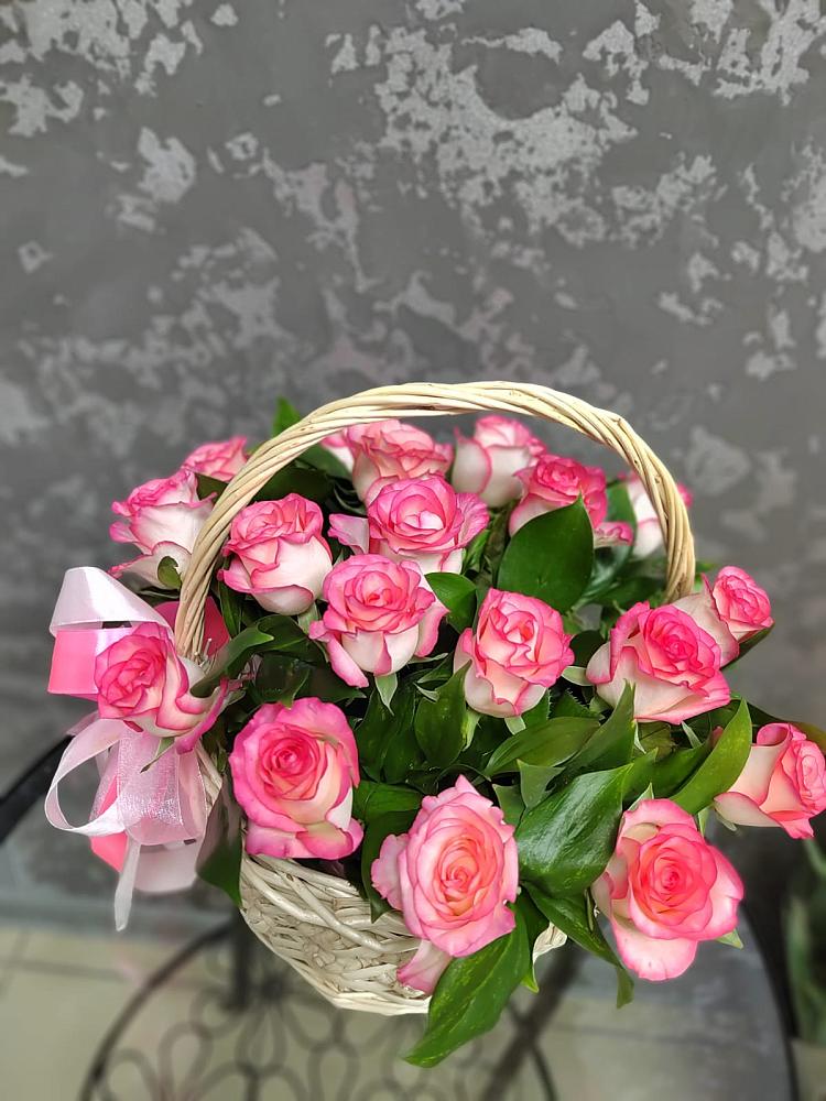 Цветочная композиция из Розы в корзине в Янкуле
