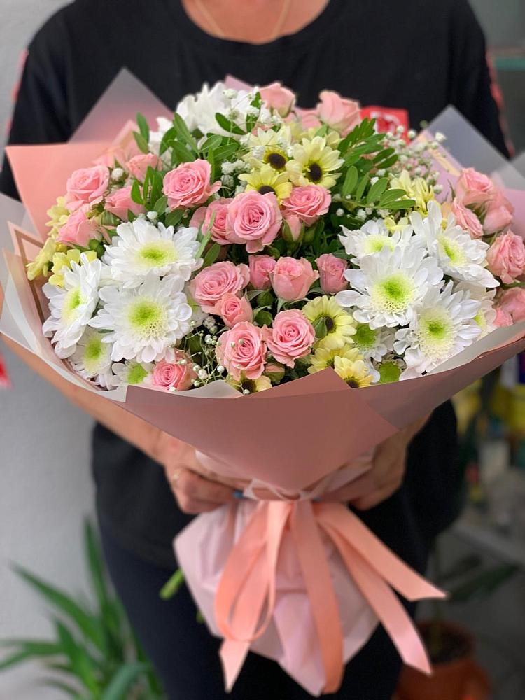 Букет цветов из: Розы и Хризантемы в Янкуле
