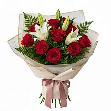Букет цветов из:  Лилии и Розы в Янкуле