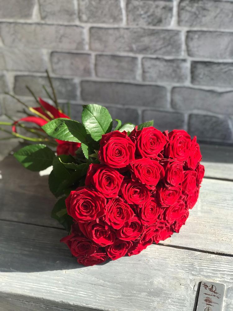 Букет Красные розы Фридом в Янкуле