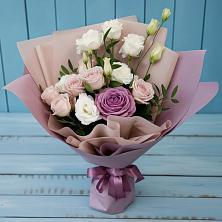 Букет цветов из:  Розы и Лизиантусы в Янкуле