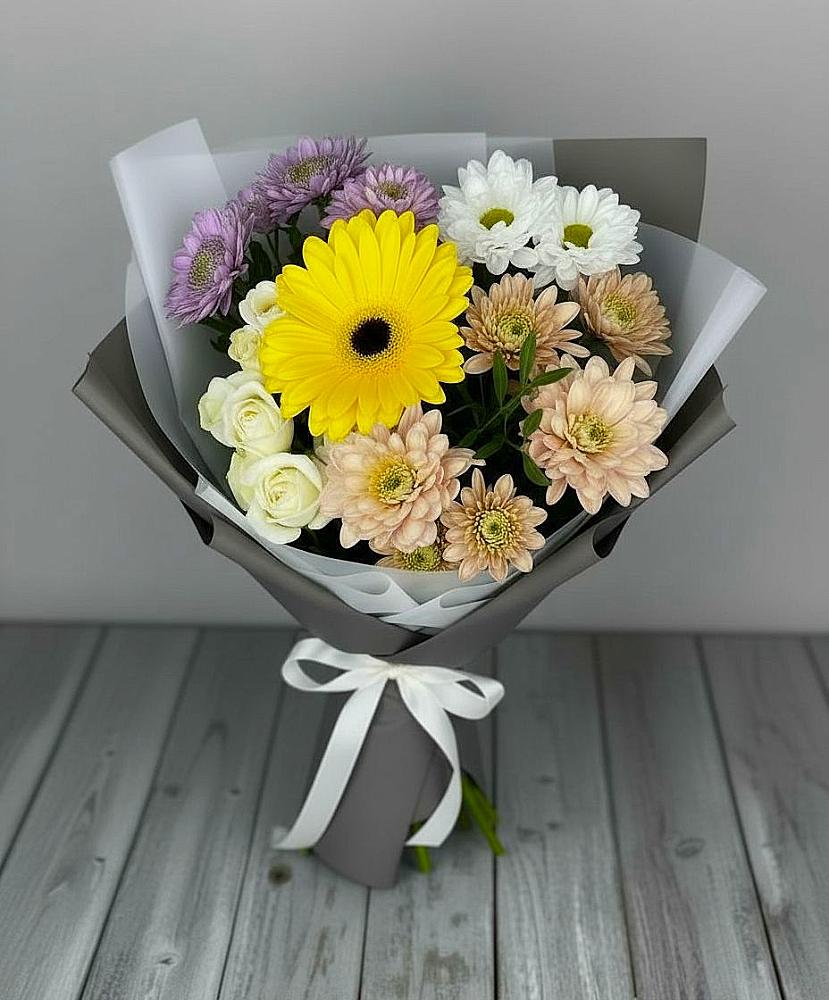 Букет цветов из: Розы, Герберы и Хризантемы в Янкуле