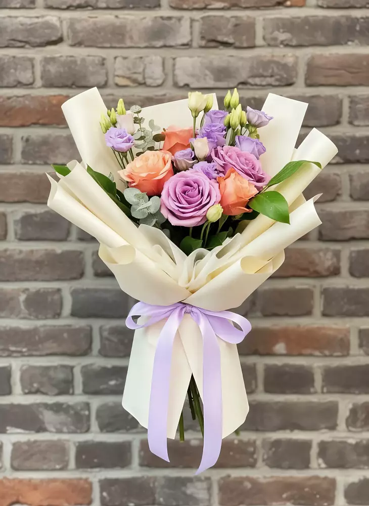 Букет цветов из: Лизиантусы и Розы в Янкуле