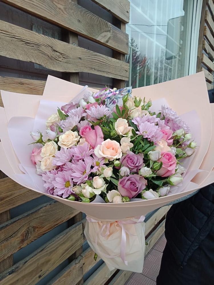 Букет цветов из: Розы и Хризантемы в Янкуле