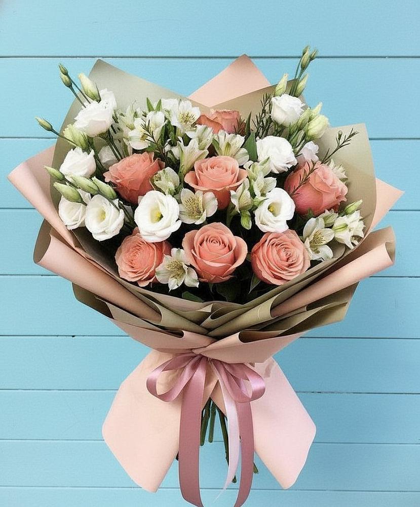 Букет цветов из: Розы, Альстромерии и Лизиантусы в Янкуле