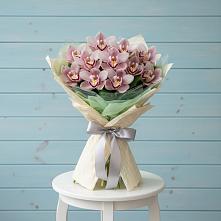 Букет цветов из:  Орхидеи и Розы в Янкуле