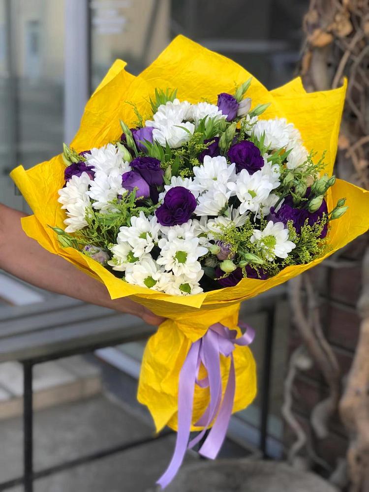 Букет цветов из: Ирисы, Хризантемы и Ромашки в Янкуле
