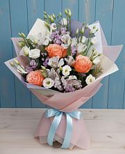 Букет цветов из:  Лизиантусы, Розы, Альстромерии и Гипсофила в Янкуле