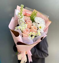 Букет цветов из:  Хризантемы и Розы в Янкуле