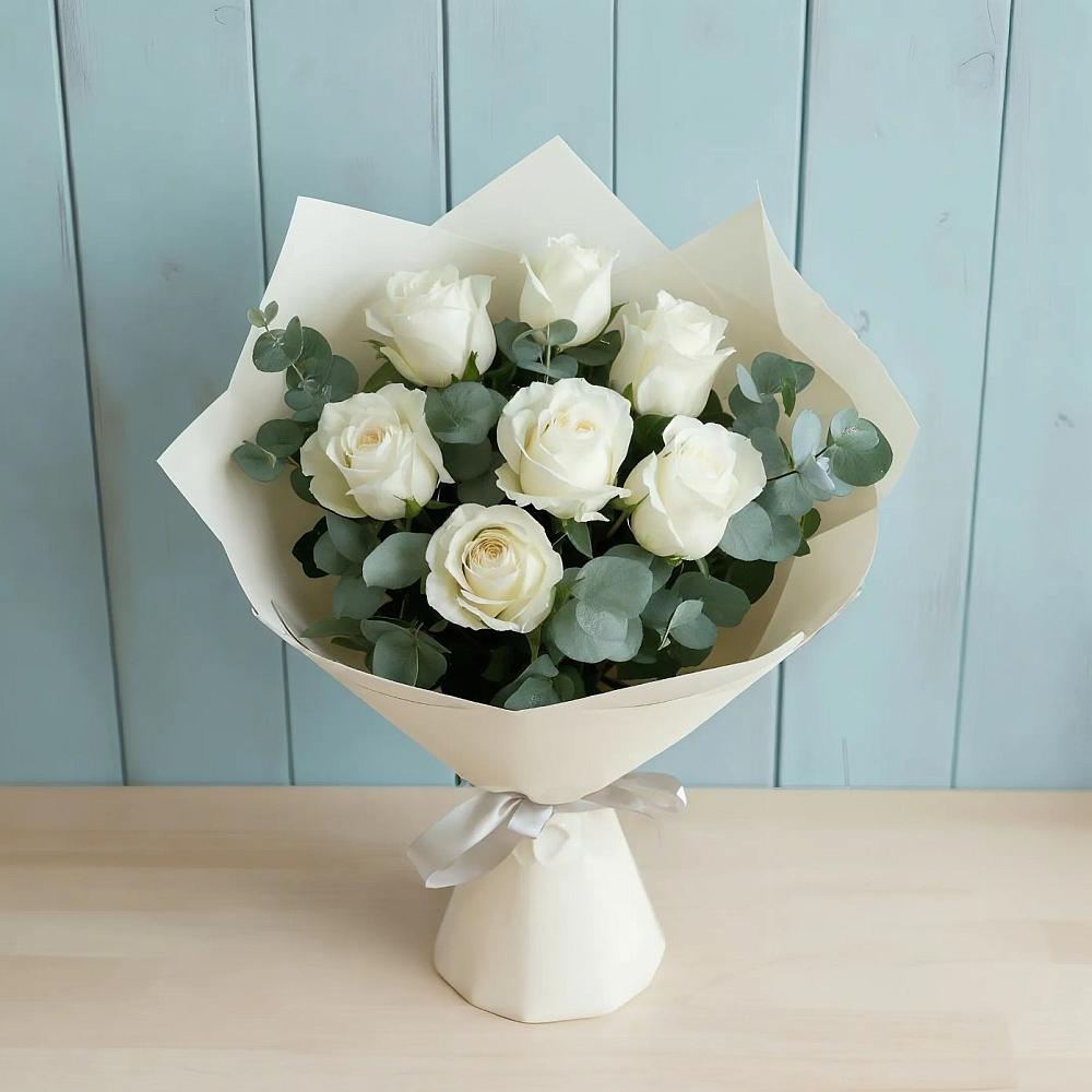 Букет Белые розы в Эвкалипте в Янкуле