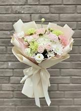 Букет цветов из:  Гвоздики, Розы, Лизиантусы и Хризантемы в Янкуле