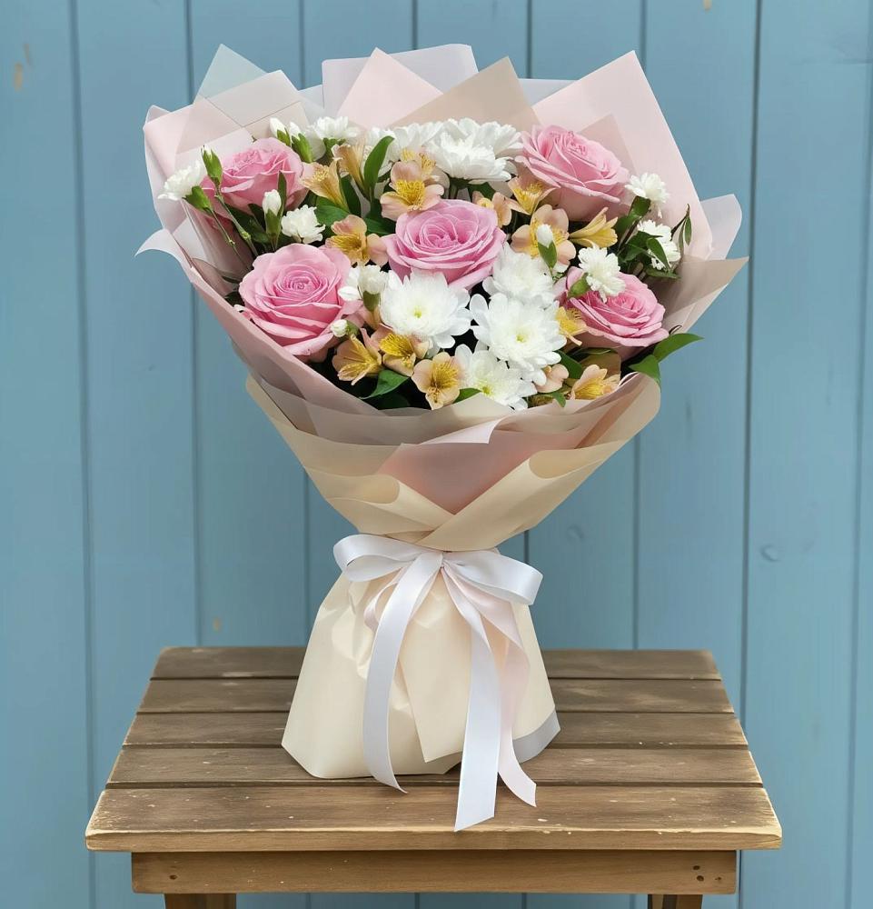 Букет цветов из: Гвоздики, Орхидеи и Розы в Янкуле