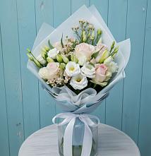 Букет цветов из:  Розы и Лизиантусы в Янкуле