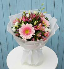 Букет цветов из:  Герберы, Альстромерии и Лизиантусы в Янкуле