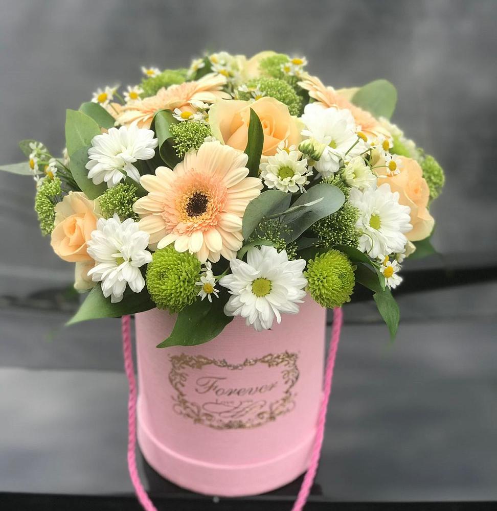 Цветочная композиция из Розы, Герберы и Хризантемы в шляпной коробке в Янкуле