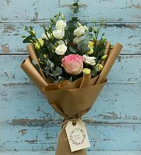 Букет цветов из:  Розы и Лизиантусы в Янкуле