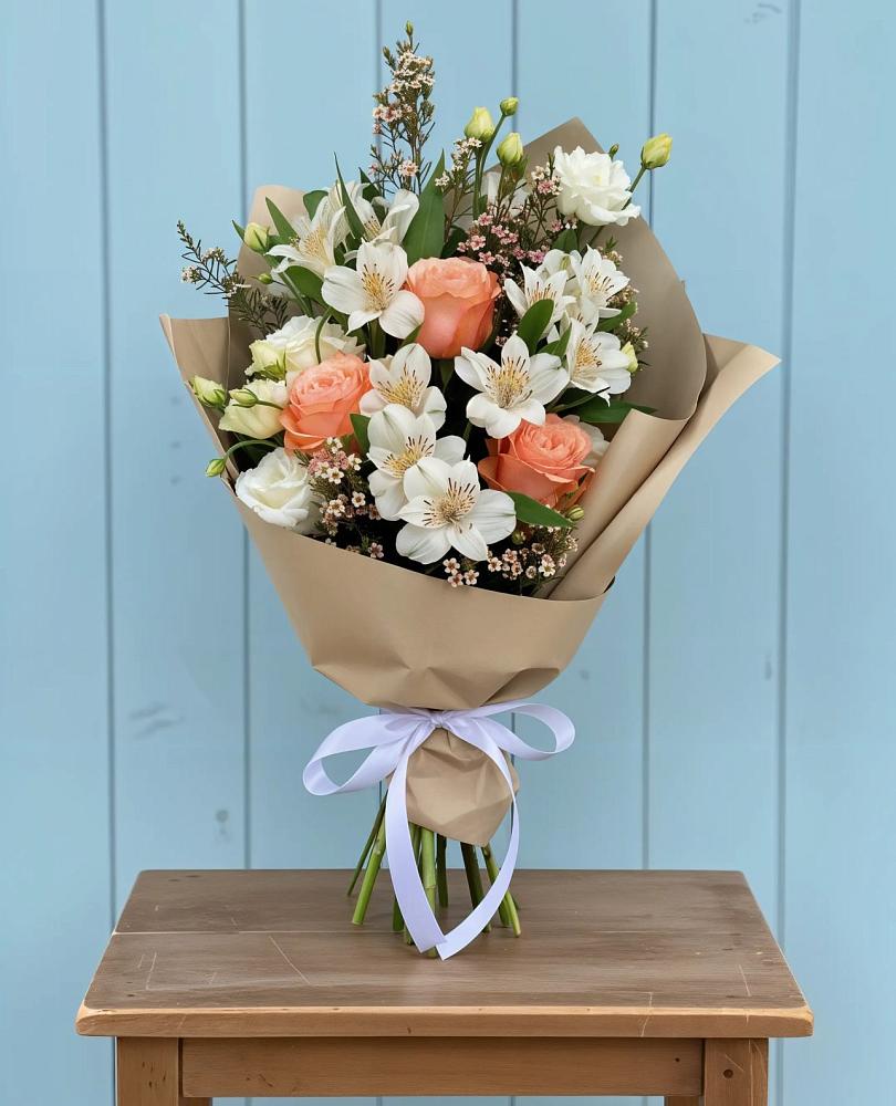 Букет цветов из: Альстромерии, Лизиантусы, Розы и Хризантемы в Янкуле