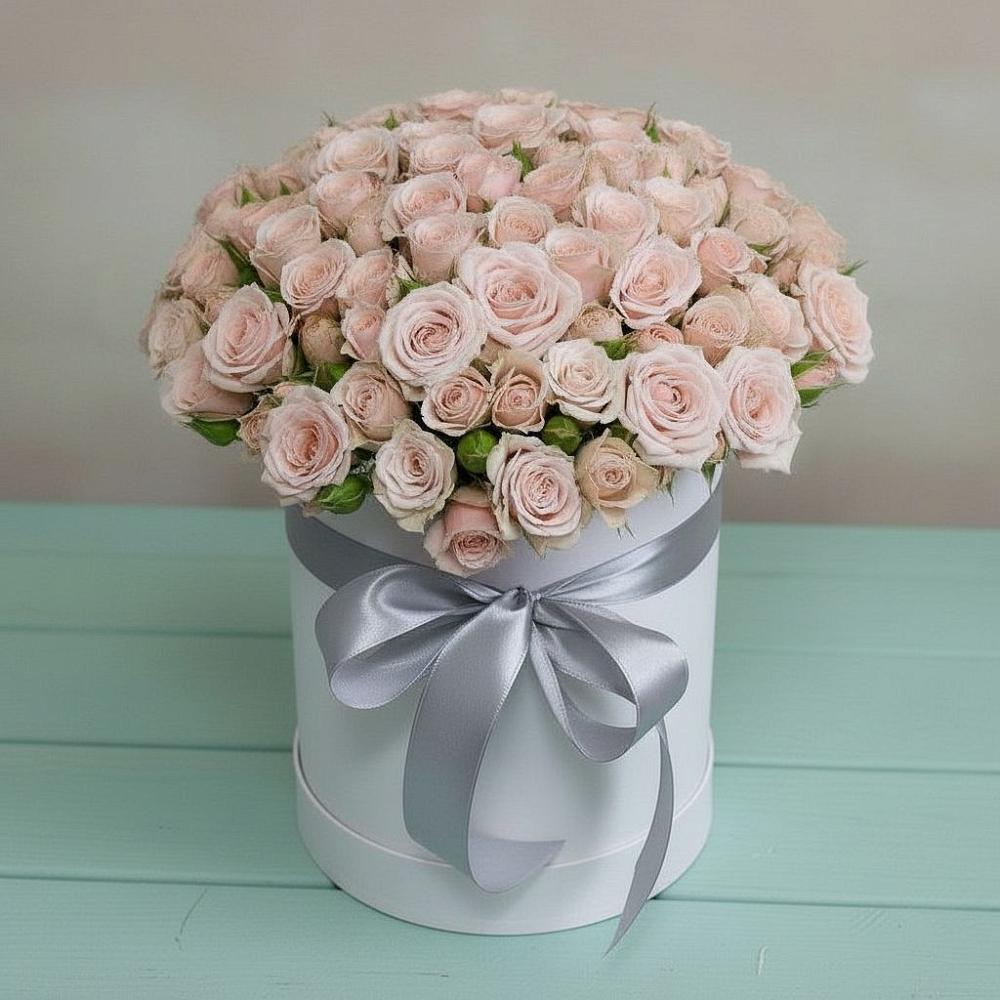 Цветочная композиция из Розы в шляпной коробке в Янкуле